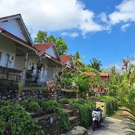 Отель La Colina Bungalow Toyapakeh Экстерьер фото